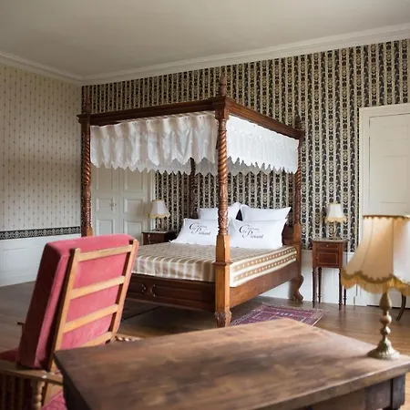 Chateau De Piolant Eiffel Tower فندق مبيت وإفطار