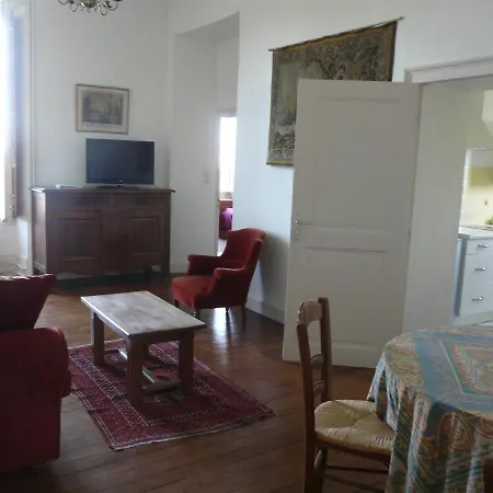 فندق مبيت وإفطار Chateau De Piolant Eiffel Tower