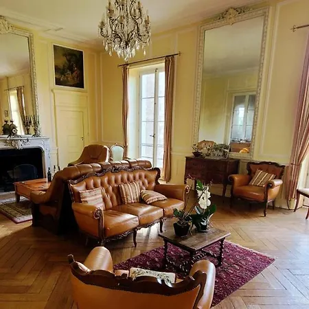 B&B Chateau De Piolant Eiffel Tower