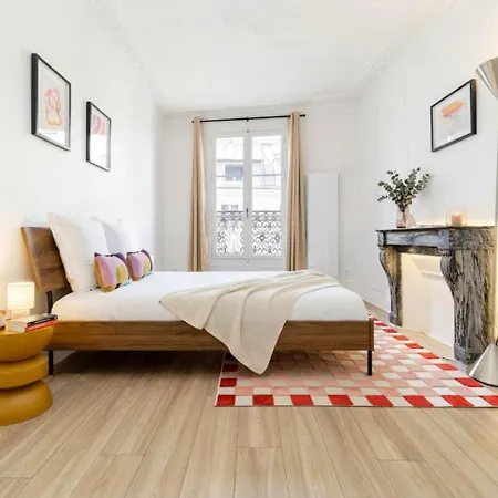 Chateau De Piolant Eiffel Tower فندق مبيت وإفطار