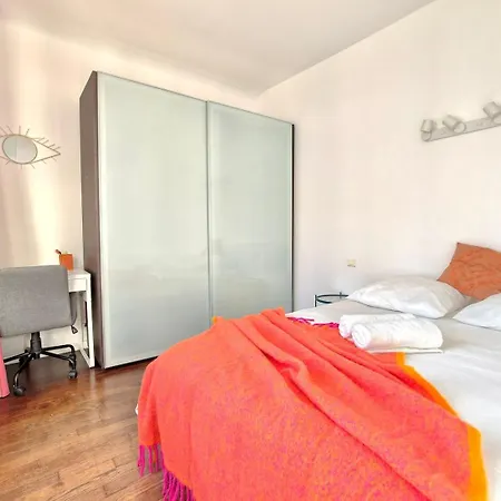 Chateau De Piolant Eiffel Tower فندق مبيت وإفطار 3*