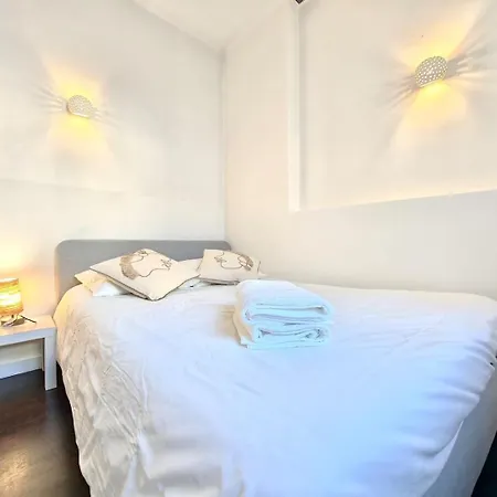 Chateau De Piolant Eiffel Tower 3*