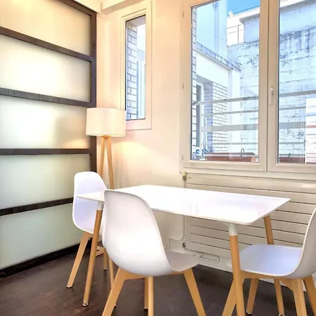 Chateau De Piolant Eiffel Tower فندق مبيت وإفطار 3*