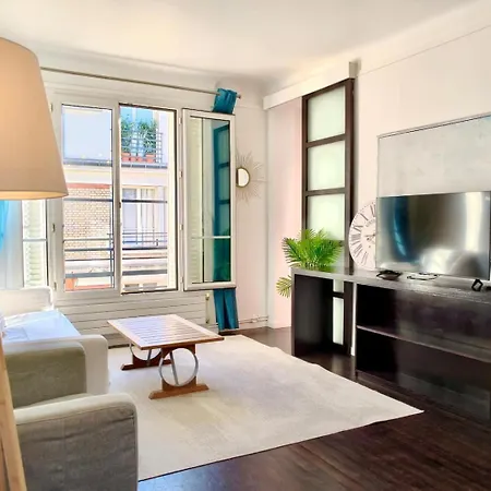 Chateau De Piolant Eiffel Tower فندق مبيت وإفطار باريس