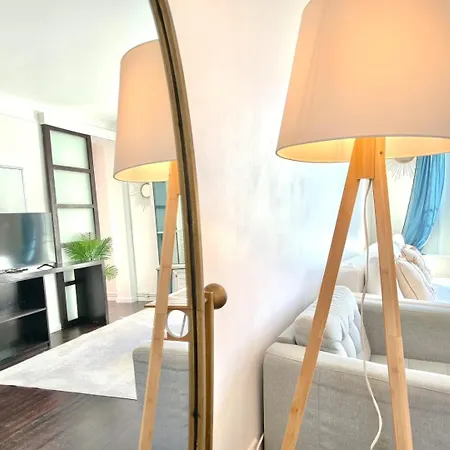 Chateau De Piolant Eiffel Tower فندق مبيت وإفطار