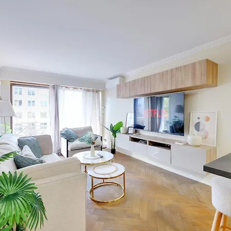 فندق مبيت وإفطار Chateau De Piolant Eiffel Tower باريس